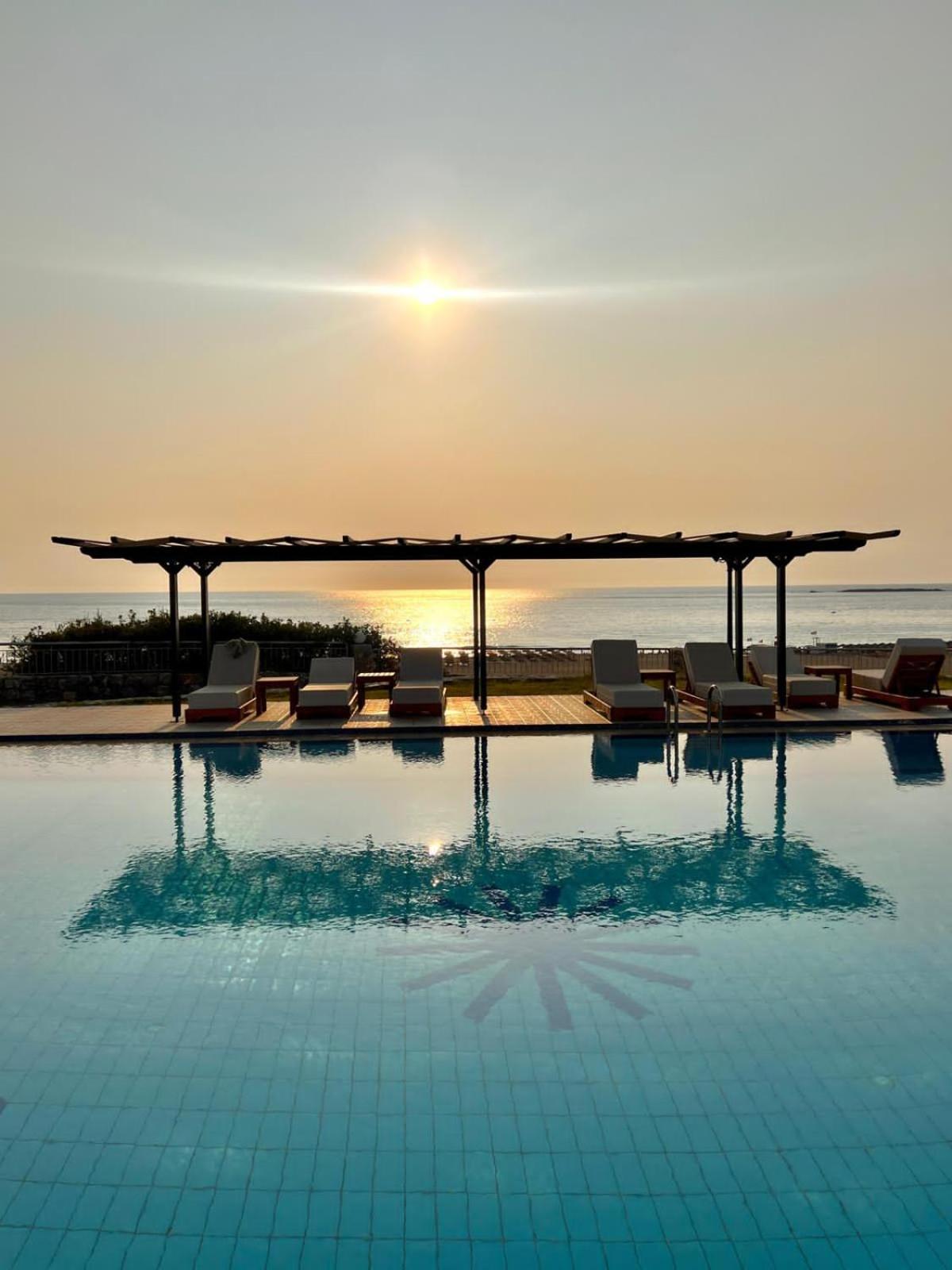 פלאסרנה Panorama Hotel מראה חיצוני תמונה